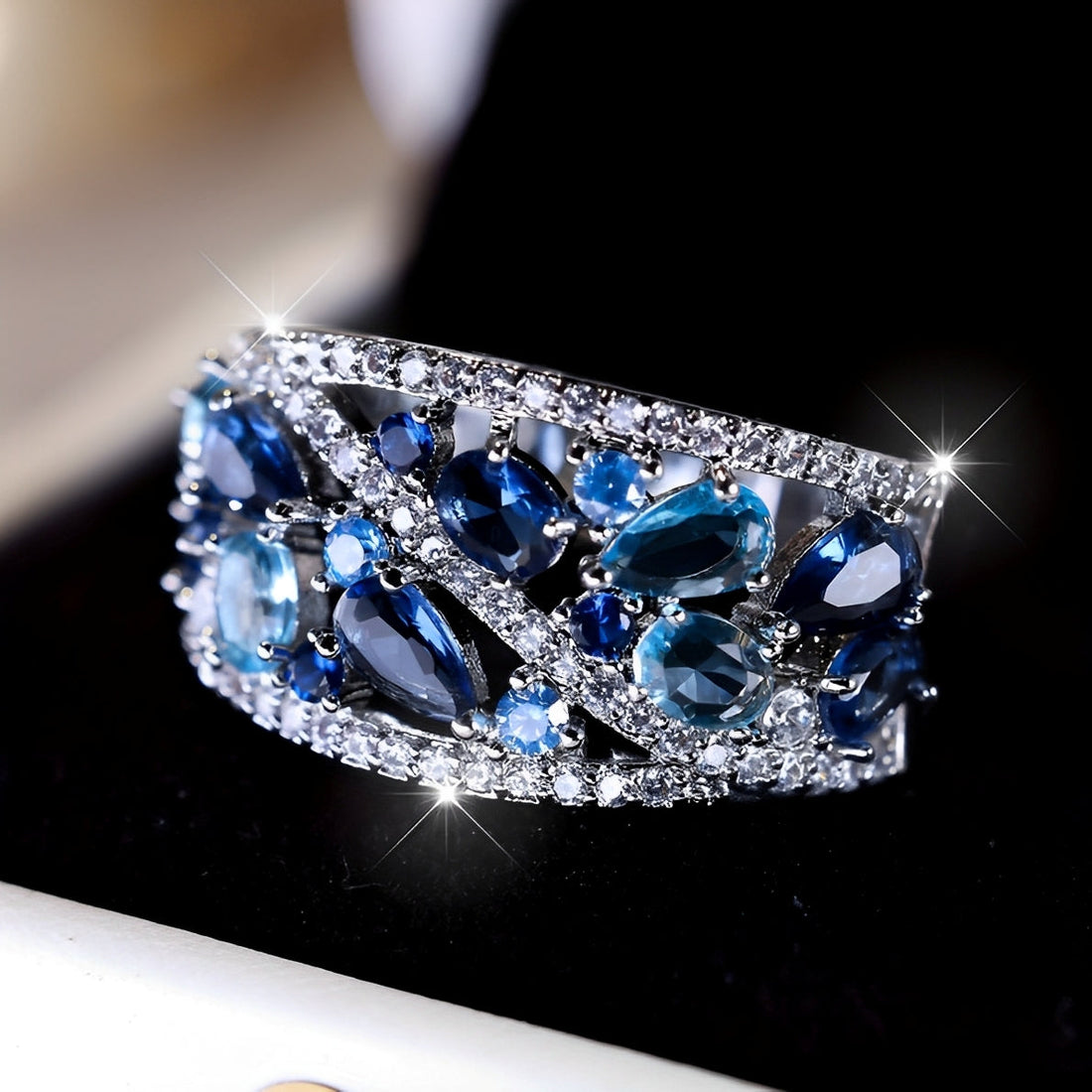 Julie – Vintage-Ring mit blauen Akzenten