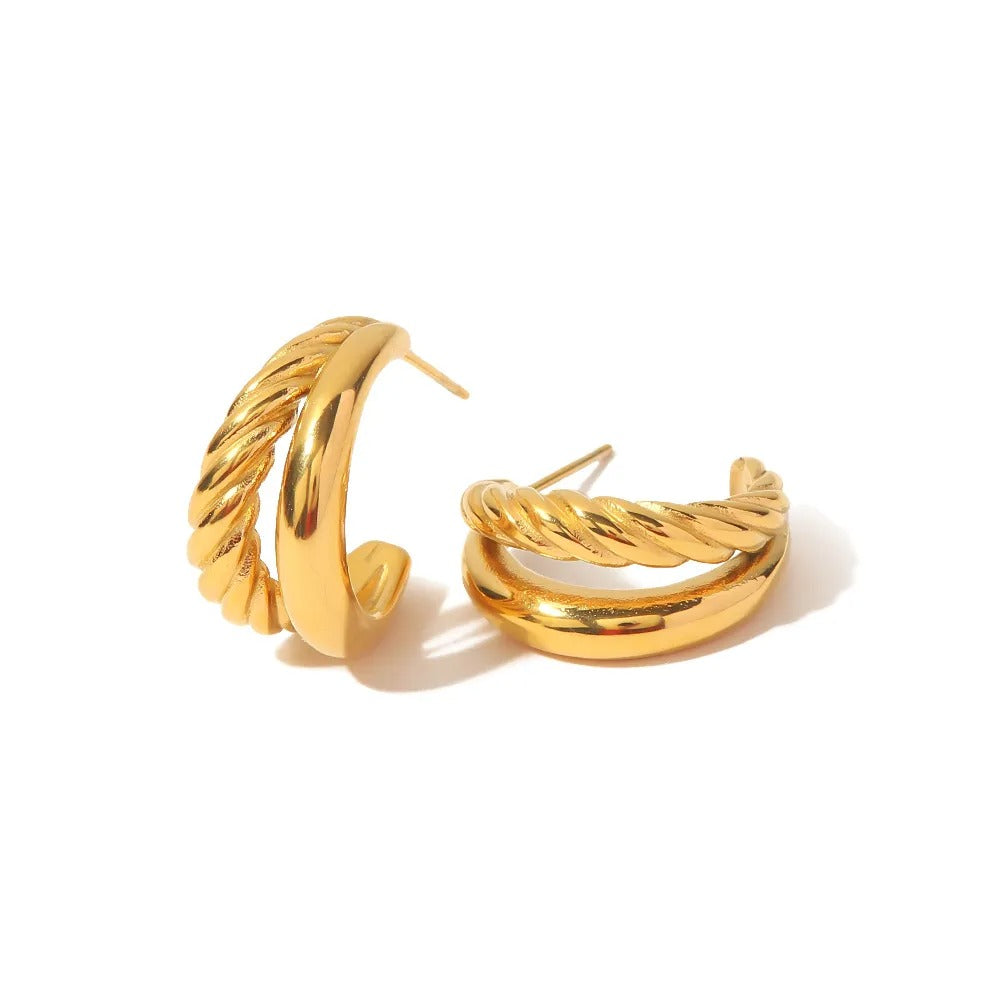 Ayesh – Stilvolle goldene Ohrringe