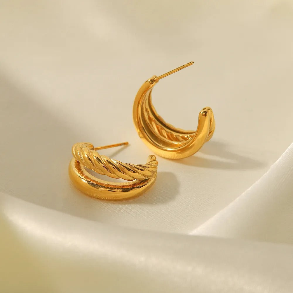 Ayesh – Stilvolle goldene Ohrringe