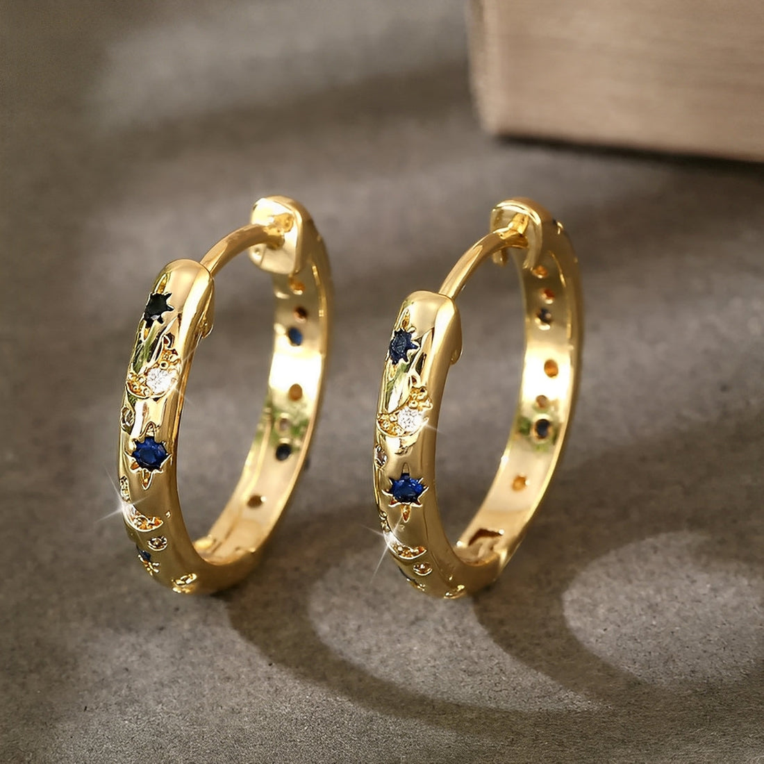 Maelis – Vintage Ohrringe mit blauen Akzenten