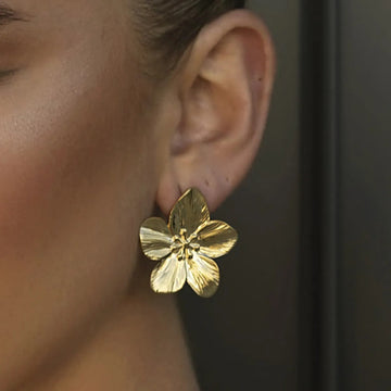 Rianne – Blumenohrringe in Gold