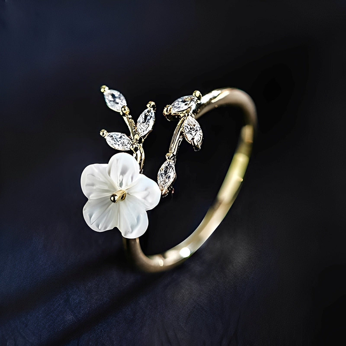Mayla – Blumenring mit weißen Blumen
