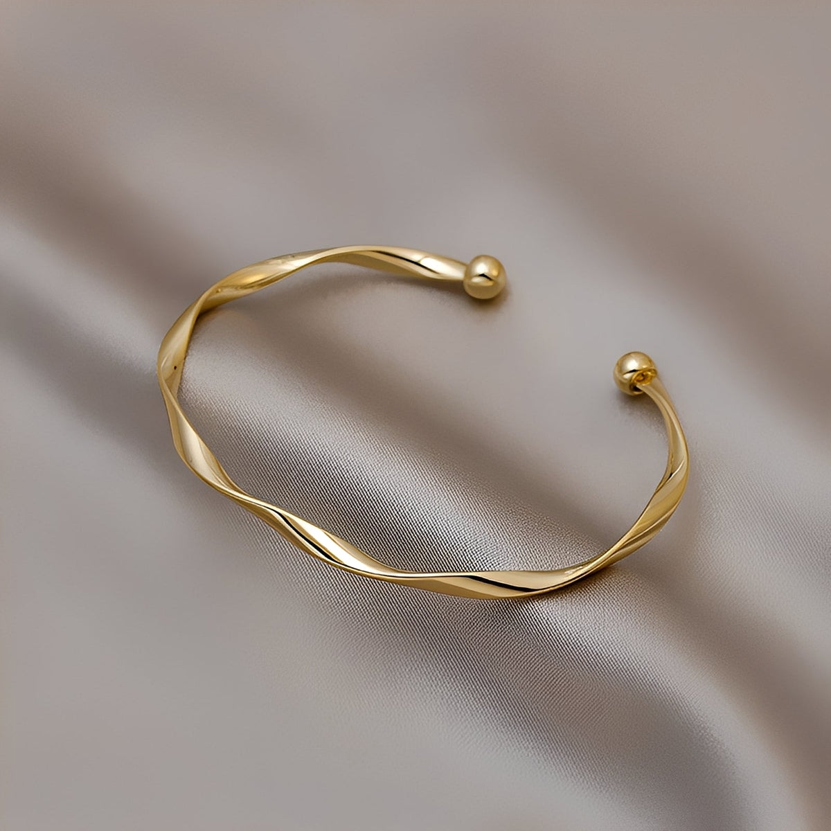 Lara – Elegantes Goldarmband