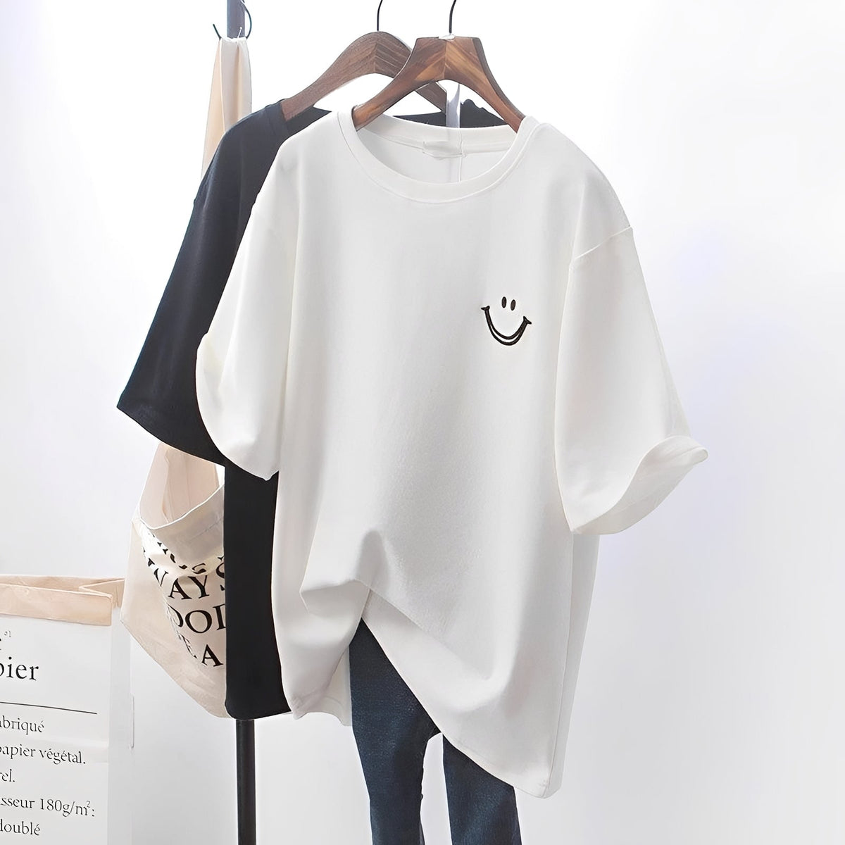Selina - Modernes T-Shirt mit Print