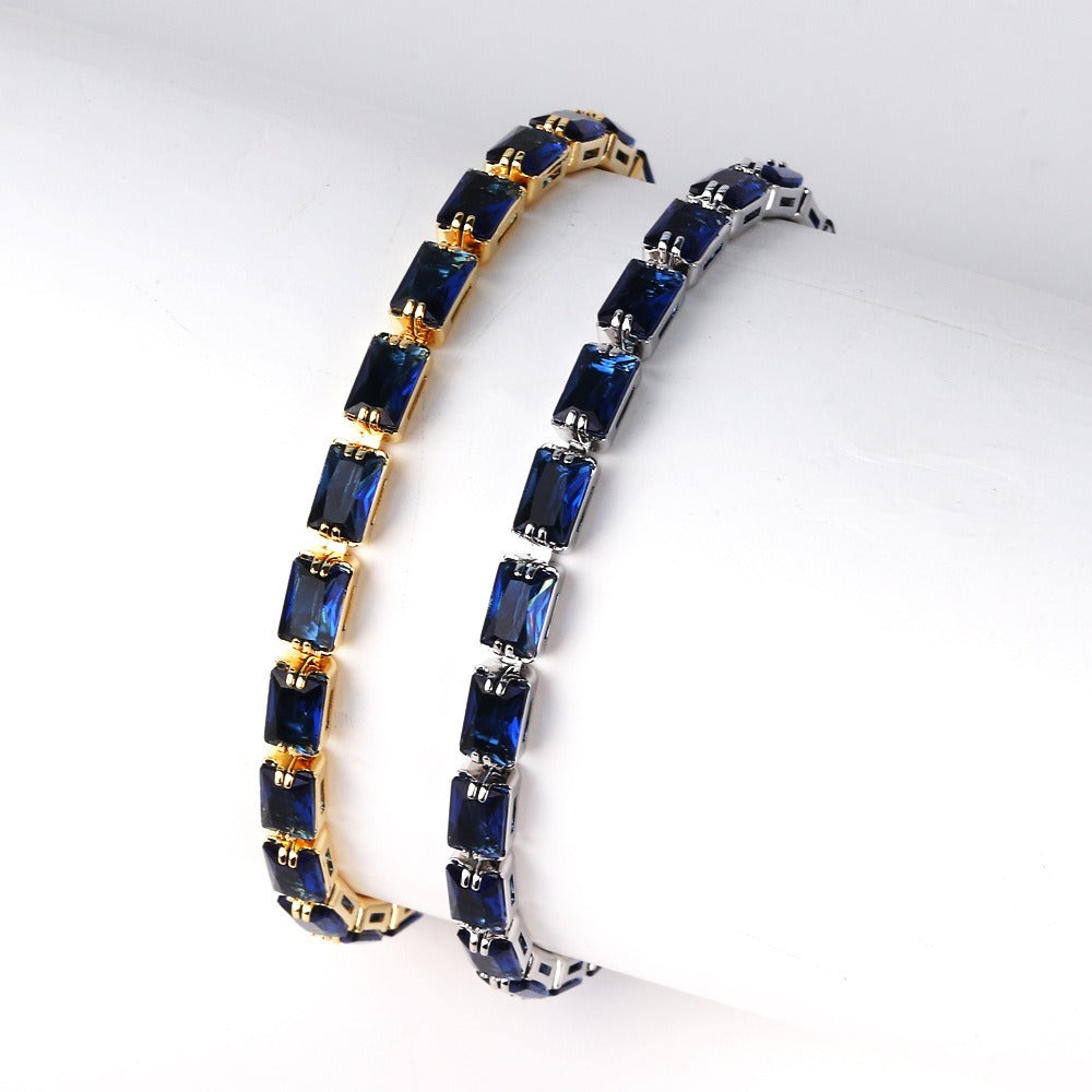 Mireda – Thalindra Armreif aus Gold