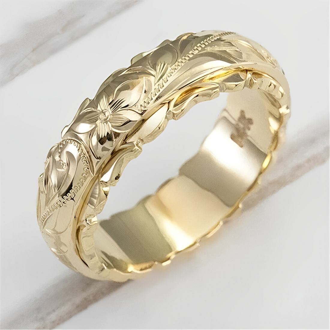 Floria – Vintage goldfarbener Blumenring