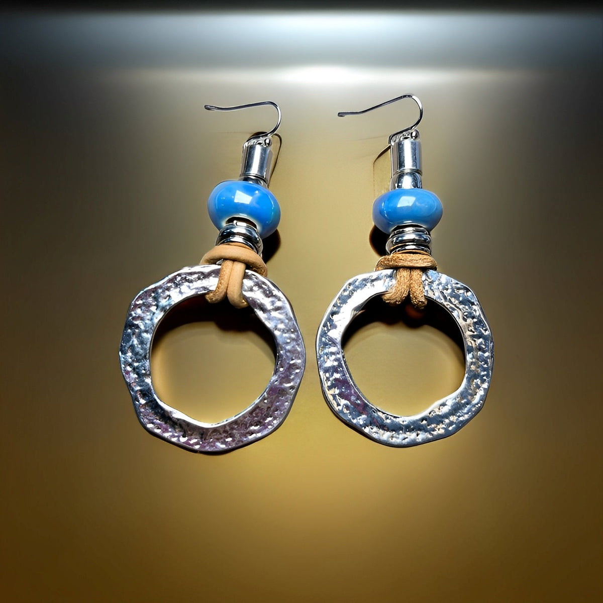 Mira – Silberne Kreisohrstecker im Boho-Vintage-Stil
