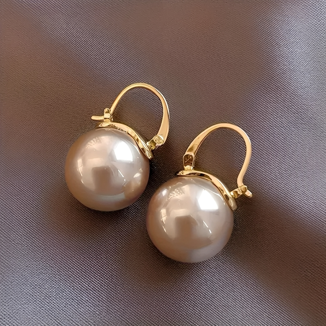 Ariane – Erhabene Ohrringe aus Gold und Perle