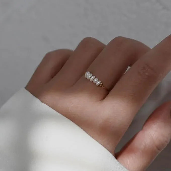 Miori – Ring mit natürlichen Perlen in Gold