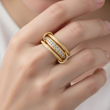 Glenda – Stapelbarer Ring mit funkelnden Details