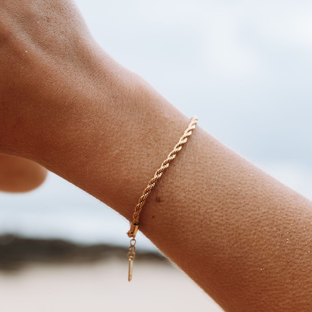 Calvi – Armband mit geflochtenem Kettendesign