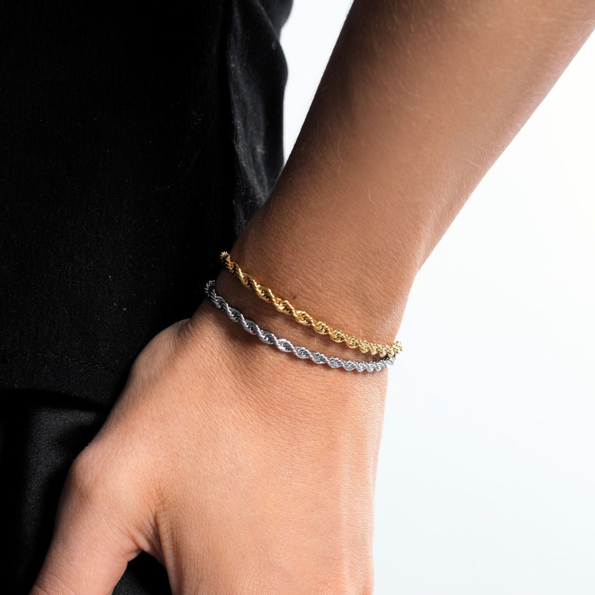 Calvi – Armband mit geflochtenem Kettendesign
